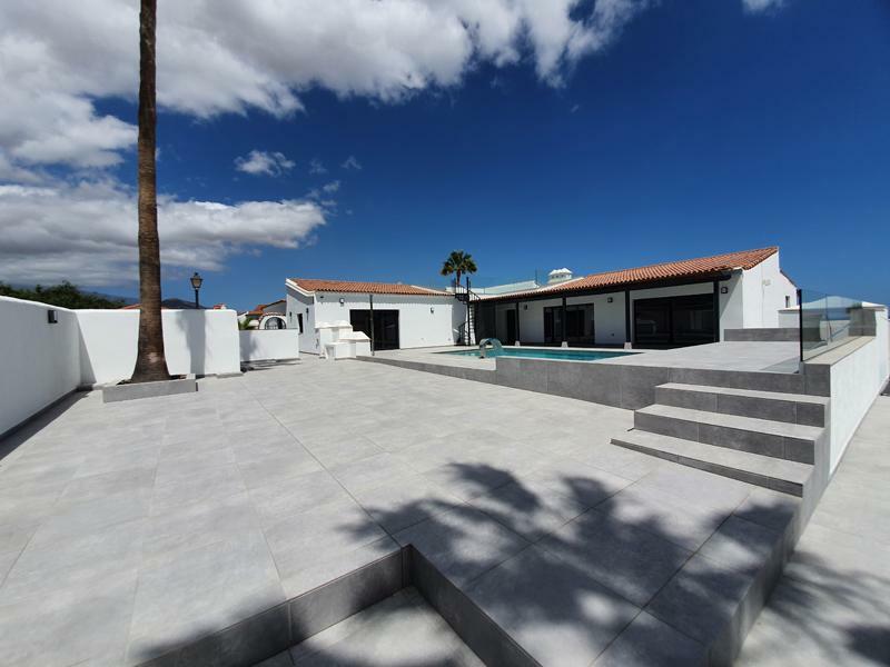 Property in Golf del Sur Tenerife Property Shop S.L